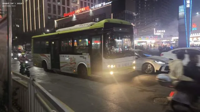 800BUS