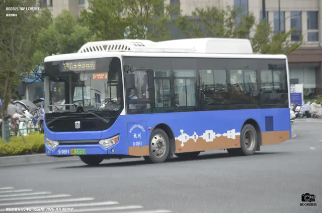 800BUS