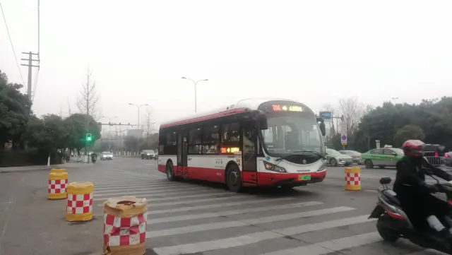 川A 18052D
