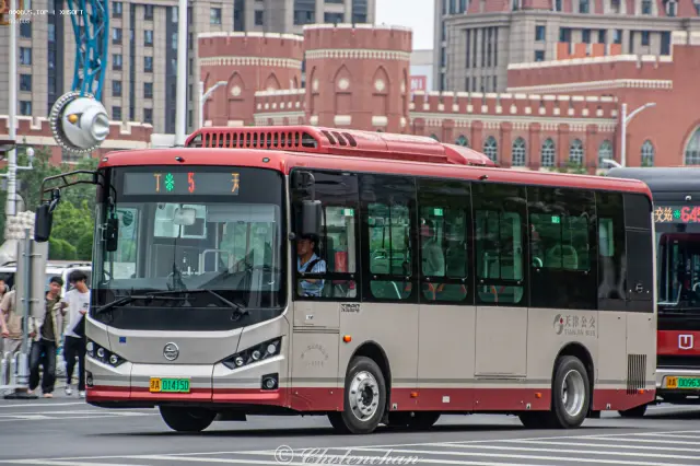 800BUS