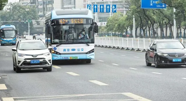 苏A03952D